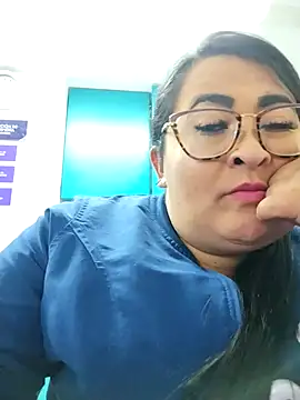 Snapshot of julitziI_09 chatting on 1, 12, 2025 julitziI 09 online show from 1, 12, 2025