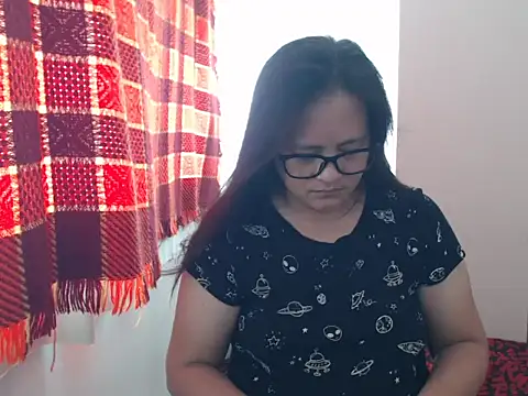 Snapshot of Kinkybela2025 chatting on 4, 7, 2026 Kinkybela2025 online show from 4, 7, 2026