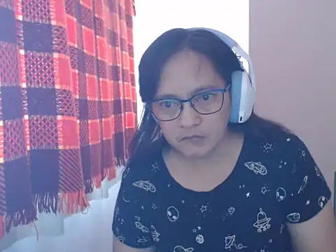 Snapshot of Kinkybela2025 chatting on 5, 7, 2026 Kinkybela2025 online show from 5, 7, 2026