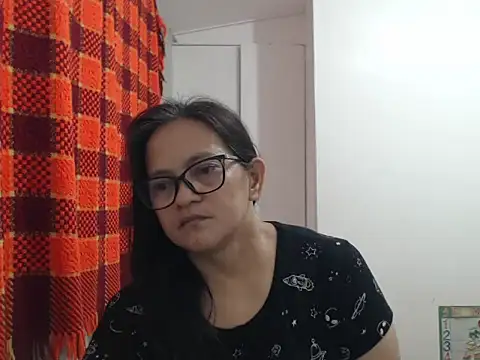 Snapshot of Kinkybela2025 chatting on 2, 8, 2026 Kinkybela2025 online show from 2, 8, 2026