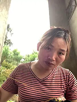 Snapshot of sowbibi chatting on 22, 10, 2025 sowbibi online show from 22, 10, 2025