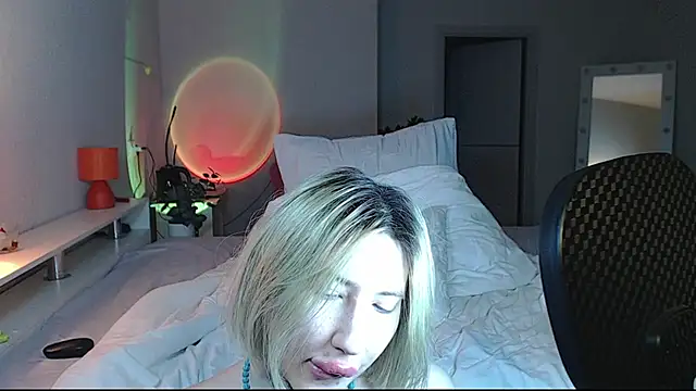 Snapshot of AuroraKeepFuck chatting on 8, 6, 2026 AuroraKeepFuck online show from 8, 6, 2026