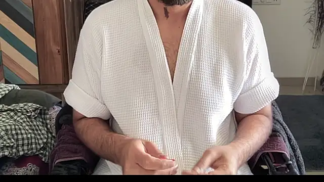 MakeMeAwareAah online show from 13, 1, 2026