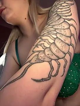 HugeBoobsAlice online show from 7, 1, 2026