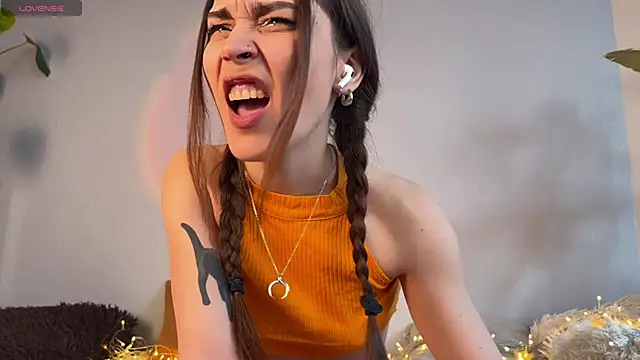 Lin Cherie online show from 16, 11, 2025