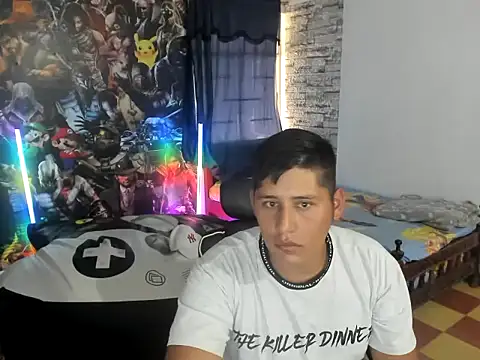 Snapshot of maiker_lozano_ chatting on 22, 10, 2025 maiker lozano online show from 22, 10, 2025