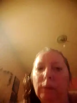 Snapshot of Mairi702 chatting on 8, 5, 2026 Mairi702 online show from 8, 5, 2026