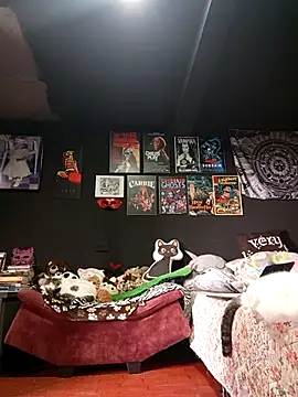 Isis Bathory online show from 24, 10, 2025