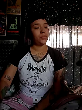 Isis Bathory online show from 25, 11, 2025