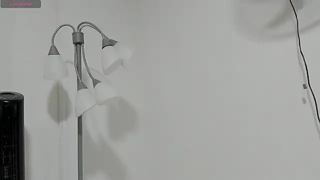 mirandaduboiss online show from 4, 4, 2026