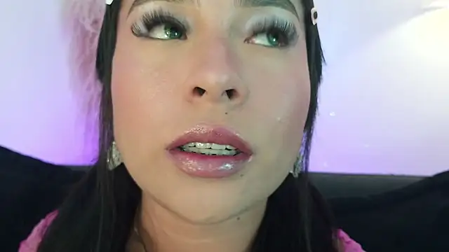 mia roux1 online show from 15, 5, 2026