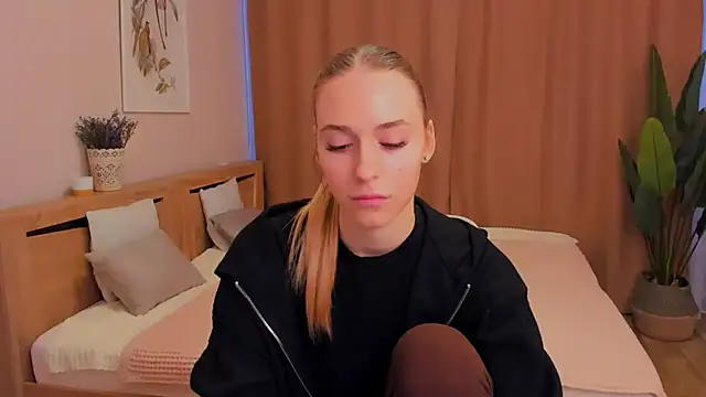 sassy cutie online show from 18, 2, 2026