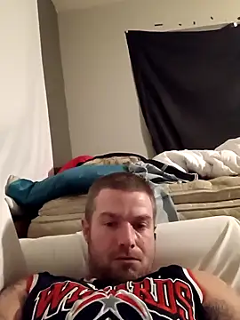 Snapshot of DadDDick925 chatting on 8, 11, 2025 DadDDick925 online show from 8, 11, 2025