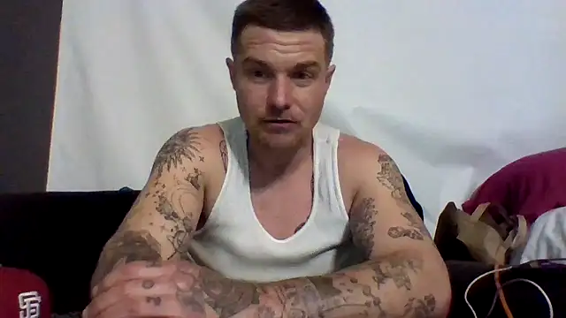 Snapshot of DadDDick925 chatting on 4, 2, 2026 DadDDick925 online show from 4, 2, 2026