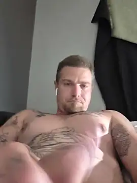 Snapshot of DadDDick925 chatting on 31, 7, 2026 DadDDick925 online show from 31, 7, 2026