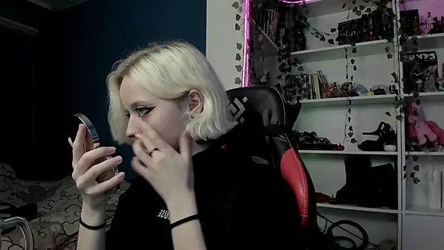 Holy Mistress S online show from 8, 11, 2025