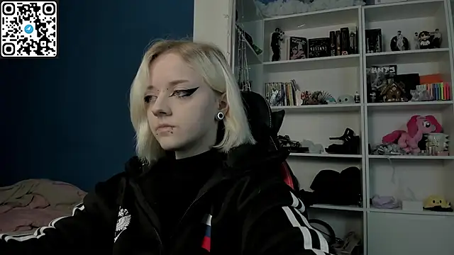 Holy Mistress S online show from 7, 1, 2026