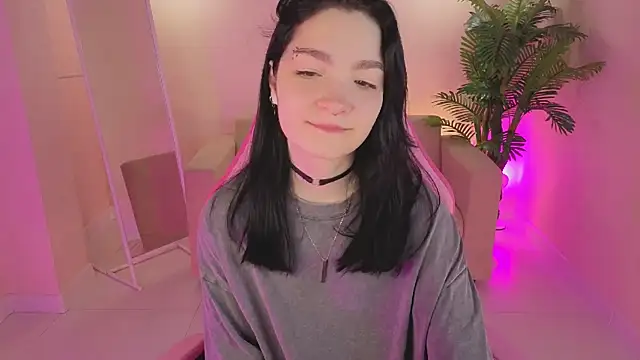 Linda Sweetiest online show from 4, 12, 2025