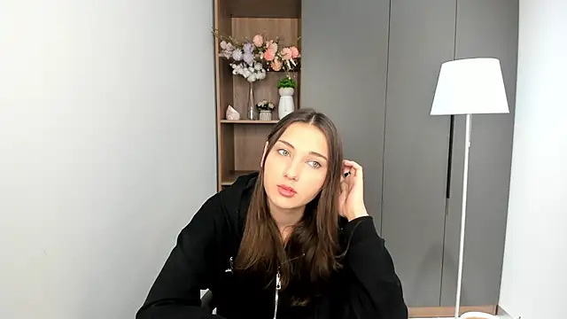 Snapshot of KateCahee chatting on 28, 10, 2025 KateCahee online show from 28, 10, 2025