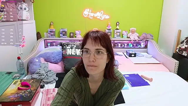 Snapshot of _HeraLuna_ chatting on 2, 2, 2026 HeraLuna online show from 2, 2, 2026