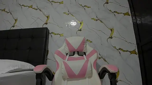 Scarlet DLuce online show from 11, 4, 2026