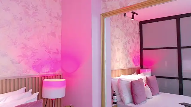 AdelineJhones online show from 18, 1, 2026