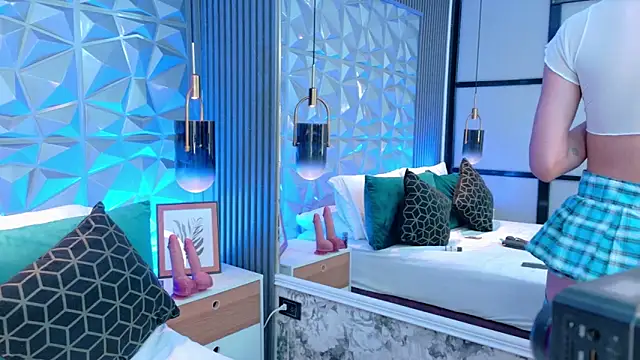 AdelineJhones online show from 18, 3, 2026