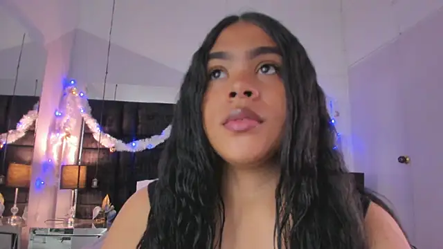 EmmadaSilva online show from 27, 11, 2025