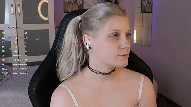 ShineJoan online show from 28, 11, 2025