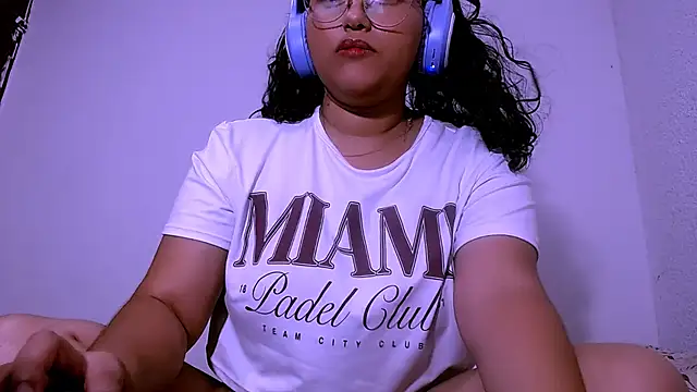 Snapshot of mira_cherry02 chatting on 4, 11, 2025 mira cherry02 online show from 4, 11, 2025