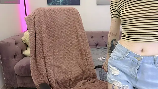 Emma Kirks online show from 14, 11, 2025