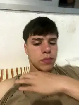 Snapshot of lucaaa_01 chatting on 22, 10, 2025 lucaaa 01 online show from 22, 10, 2025