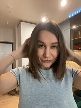 Snapshot of AliceLili chatting on 29, 10, 2025 AliceLili online show from 29, 10, 2025