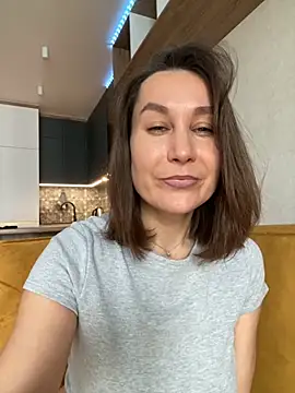 Snapshot of AliceLili chatting on 6, 11, 2025 AliceLili online show from 6, 11, 2025