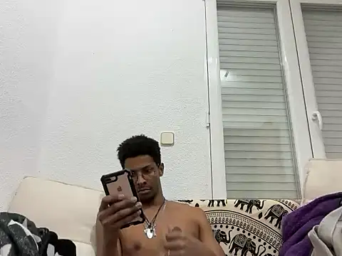 Snapshot of Albert_Madrid chatting on 26, 11, 2025 Albert Madrid online show from 26, 11, 2025