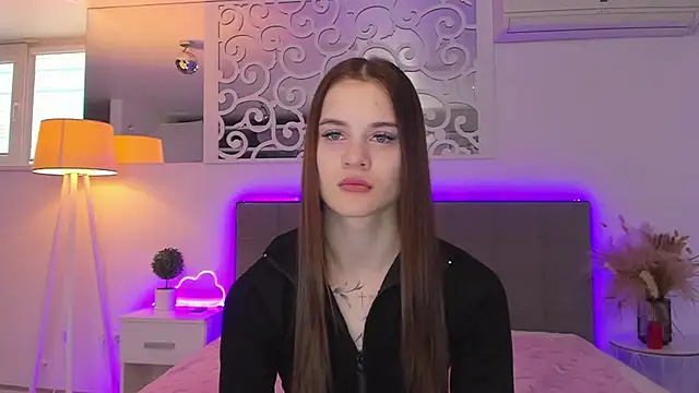 LuisaClover online show from 21, 2, 2026