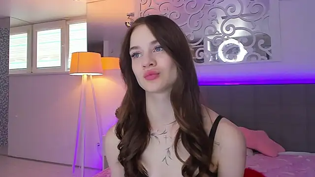 LuisaClover online show from 28, 2, 2026