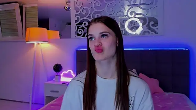 LuisaClover online show from 29, 3, 2026