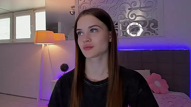 Snapshot of LuisaClover chatting on 11, 5, 2026 LuisaClover online show from 11, 5, 2026