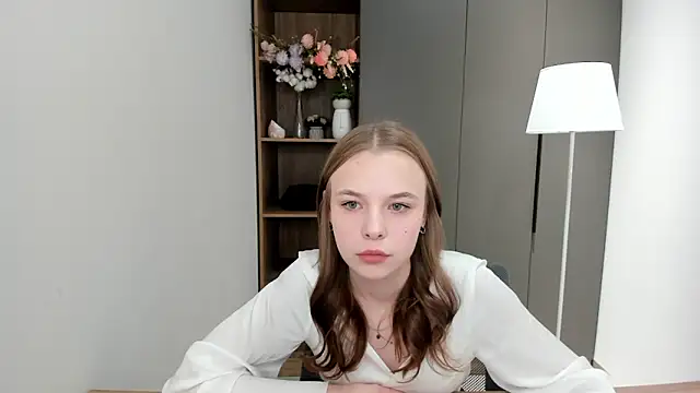 Snapshot of OmaBolnick chatting on 23, 10, 2025 OmaBolnick online show from 23, 10, 2025
