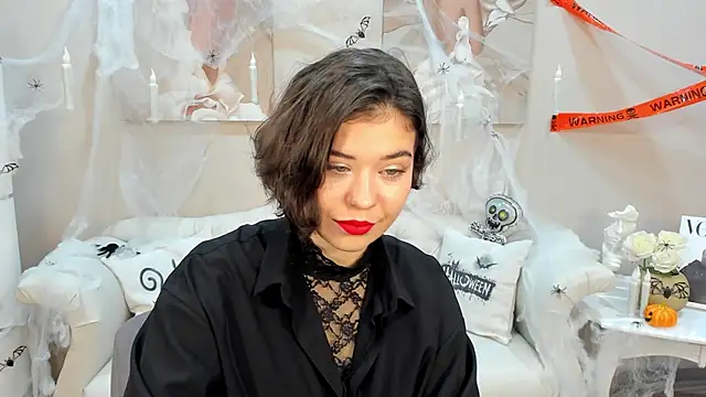 Snapshot of CamillaRush chatting on 28, 10, 2025 CamillaRush online show from 28, 10, 2025