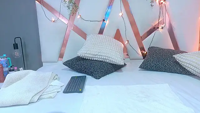 Snapshot of SeleneGibson__ chatting on 3, 2, 2026 SeleneGibson online show from 3, 2, 2026