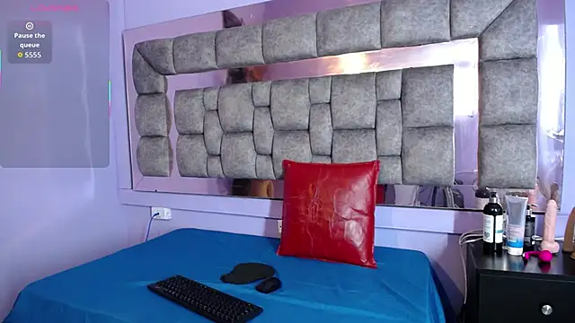 Gigi Scott  online show from 25, 10, 2025