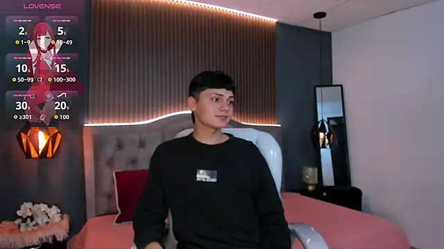 Maxii18  online show from 4, 11, 2025