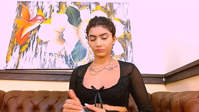 Snapshot of Emma_Kiut_ chatting on 22, 11, 2025 Emma Kiut online show from 22, 11, 2025