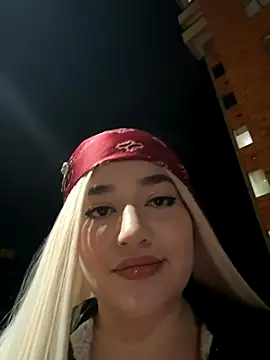 Snapshot of YourSmallCake chatting on 31, 10, 2025 YourSmallCake online show from 31, 10, 2025