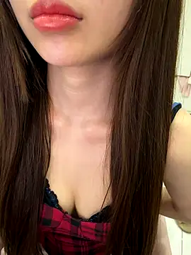 Snapshot of __Lilybae__ chatting on 23, 10, 2025   Lilybae   online show from 23, 10, 2025