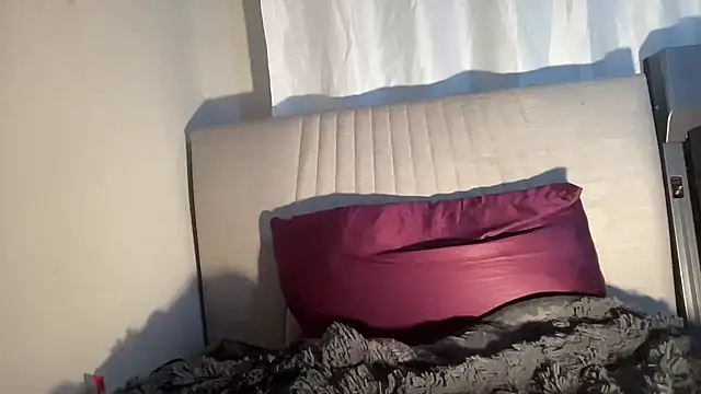 alyx  online show from 15, 4, 2026