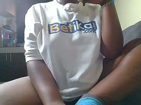 Snapshot of bootiee chatting on 24, 10, 2025 bootiee online show from 24, 10, 2025