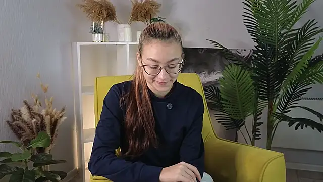 Snapshot of FloraQuince chatting on 24, 10, 2025 FloraQuince online show from 24, 10, 2025
